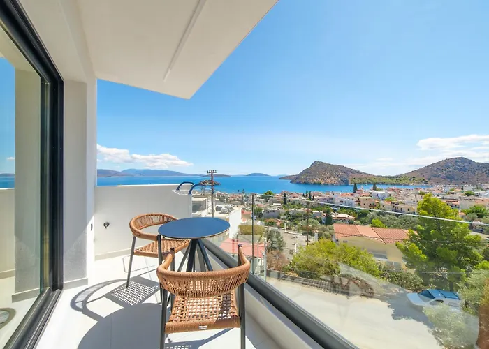 Yiannis Place Τολό