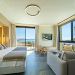 Yiannis Place Tolón