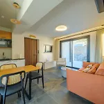 Yiannis Place Apartment *