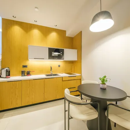 Yiannis Place Apartman *