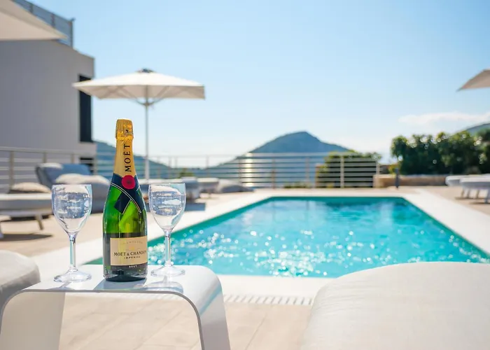 Yiannis Place Apartman *