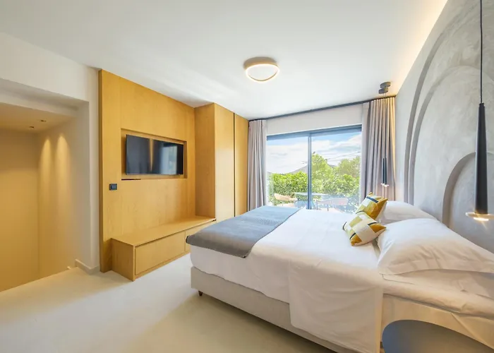Yiannis Place