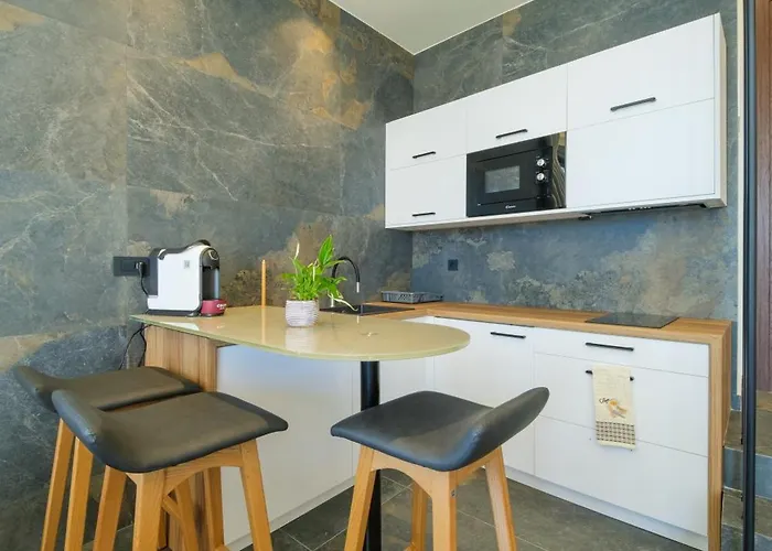 Yiannis Place Apartman *